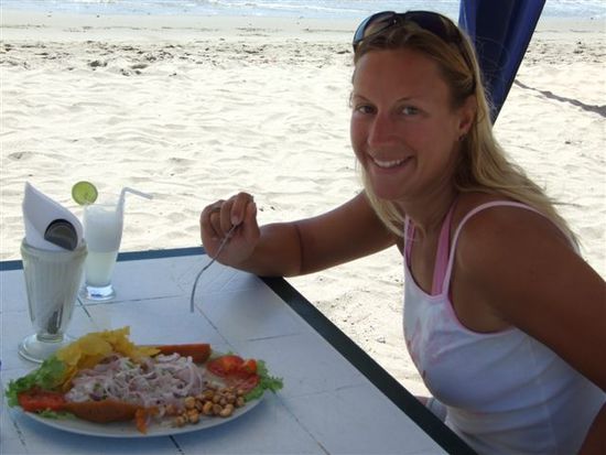 lunch mit pisco pitcher y ceviche.