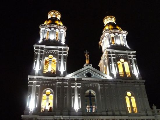 cuenca by night.