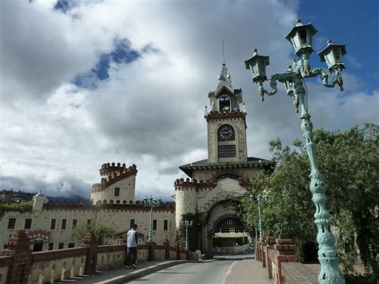 die burg von loja einen steinwurf vom steinwurf entfernt.
