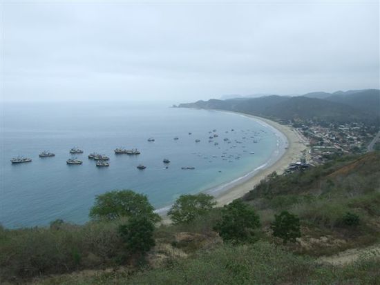 blick auf puerto lopez, die hauptstadt der buckelwale.