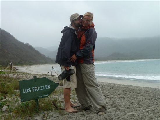 der traumstrand los frailes ist sogar im regen schön.