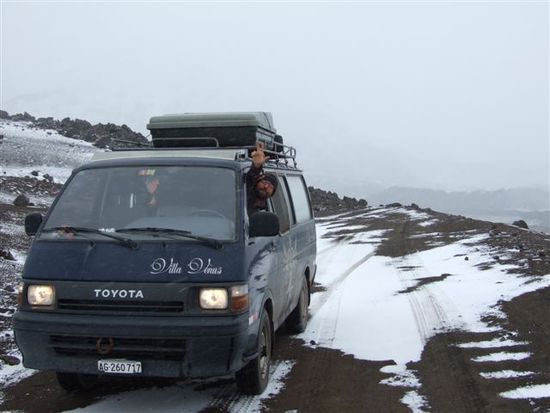 chimborazo lässt uns am nächsten morgen im schnee stehen.