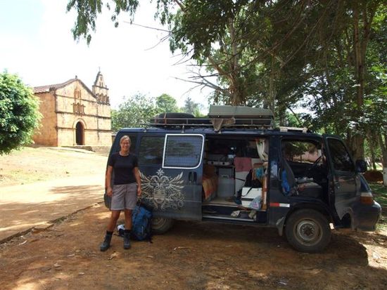campsite mit history - iglesia santa barbara in barichara.