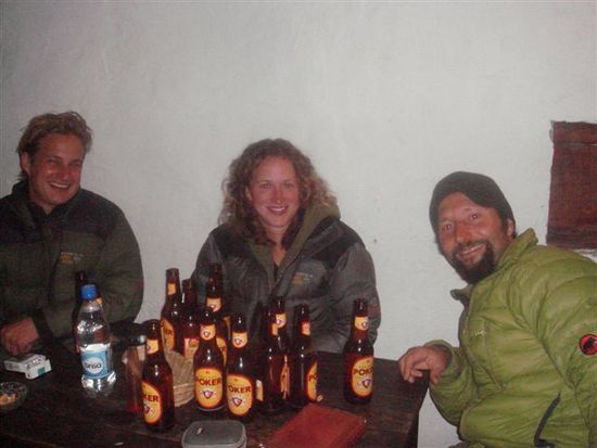 ausnahmsweise aussen trocken, dafür innen nass, zusammen mit kathryn und simon aus leeds in cocuy.