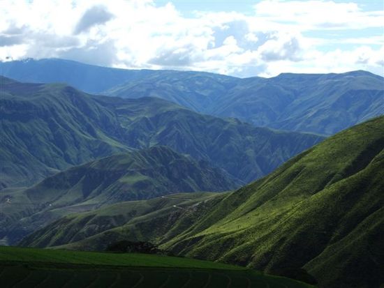 kurz nach der grenze, bienvenidos ecuador.