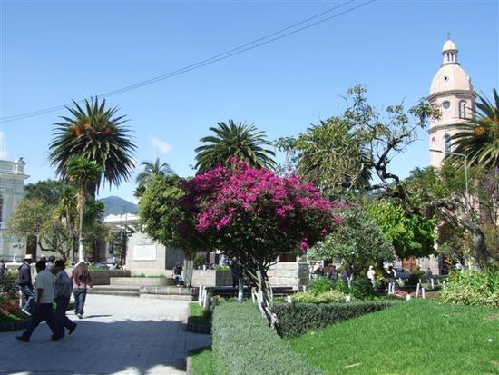 otavalo - plaza simon bolivar.
