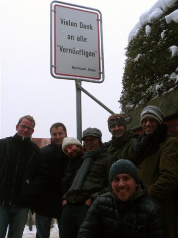 ohne worte - hier das team : dani, schambeck, schetty, rumpel, urdas, mark, vorne tommy, an der kamera don meier.
