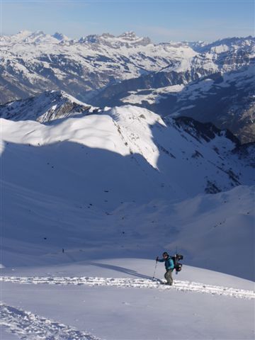 letzte meter vor dem surenenpass.