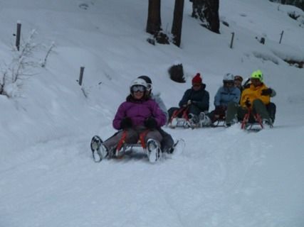 alles erlaubt auf dem hochzeitsrace - wegstossen, weg versperren, anfauchen, bananen auf die bahn werfen...