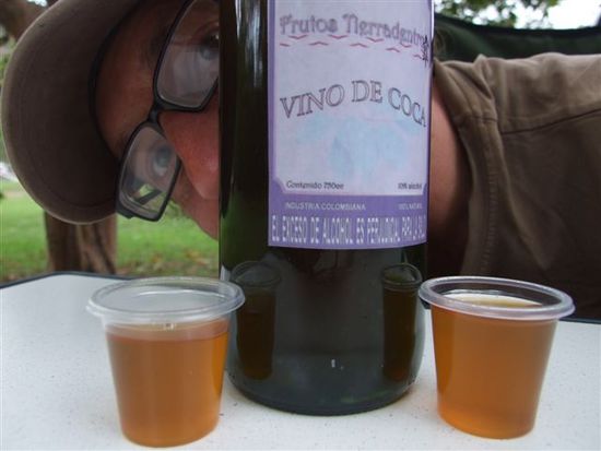 legale spezialität aus den bergen - vina de coca. (kokawein)