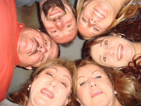 cali nightlive mit albeiro, estella, dona gloria und adriana.