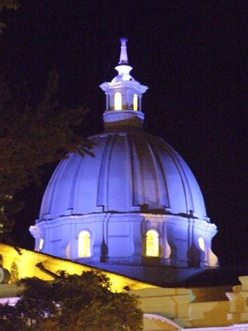 katedrale popayan in der osternacht.
