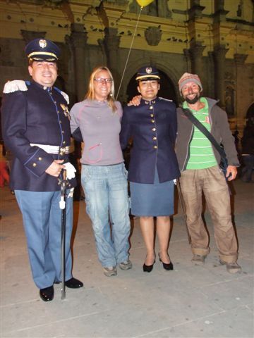 die feinsten uniformen werden herausgeputzt.