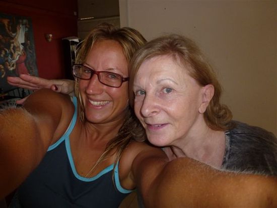 anke mit luxusapartmentnachbarin valerie.
