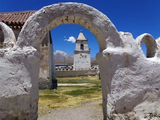 pn isluga - koloniale kirchen aus dem 16 jahrhundert.