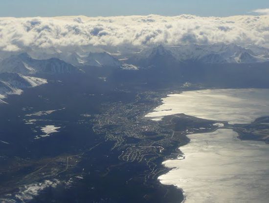 Landeanflug auf Ushuaia, die südlichste Stadt Argentiniens
