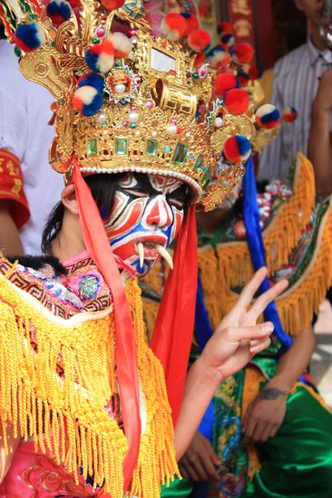 Das ist mal ein cooler Priester 