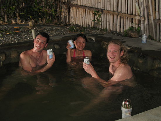 Yeah, so solls sein! Eric, Stella and me.