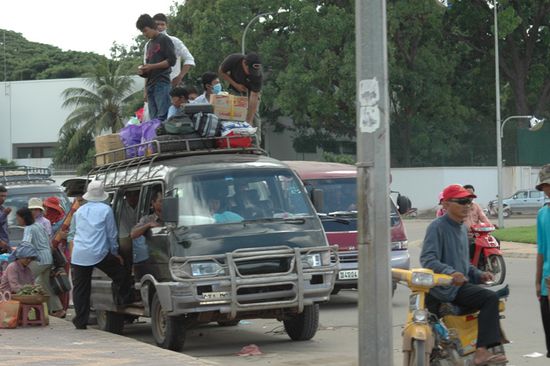 Ist drinnen kein Platz mehr, auf dem Dach geht immer noch etwas.