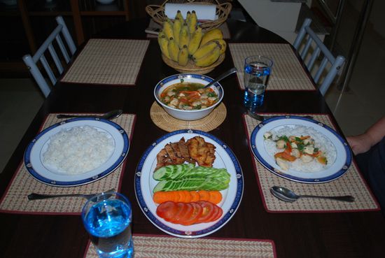 Schade, dass ihr nicht mal schmecken koennt, wie lecker das Essen ist.