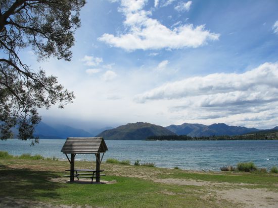 The weather was very fast changing as always on the South Island so at Lake Wanaka, too...