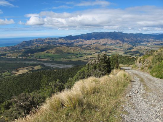 View from the walk up on Mt. Fyffe down to Kaikoura and the mountain range around - still good weather 