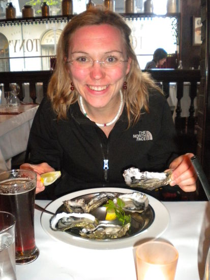 That was our excellent dinner at an old British pub in Auckland. Starters were a creamy fish soup for Daniela and the oysters for me. Jummy!!!
