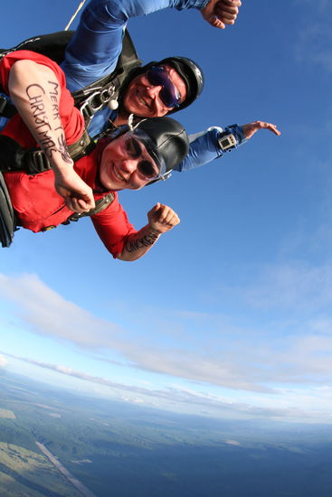 We both (Daniela and me) hope you all had a wonderful Christmas! 
Our next step is the Tongariro Nationalpark. Tomorrow morning will a shuttle start at 5:45 am for the Tongariro crossing which will take us about 8 hours walk...