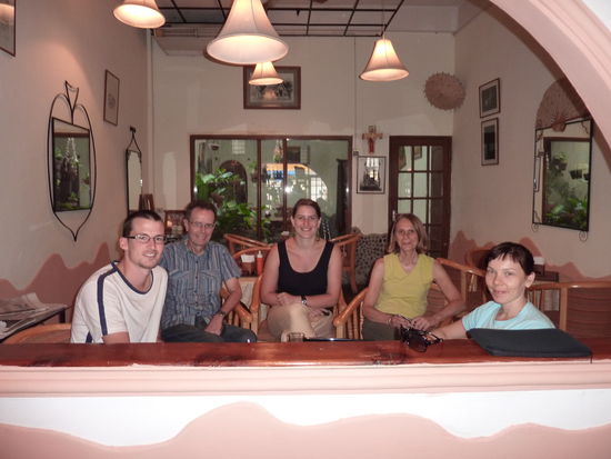 Und das ist die Crew die mir neue Inspiration gegeben hat!
Das ist eines der kleinen franzoesischen Cafes.