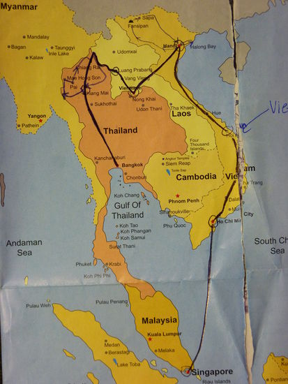 Von Ho Chi Minh City (=Saigon) nach Singapur war es ein 2 Std. Flug ($54 inkl. Steuern = 40 Euro mit Jetstar)