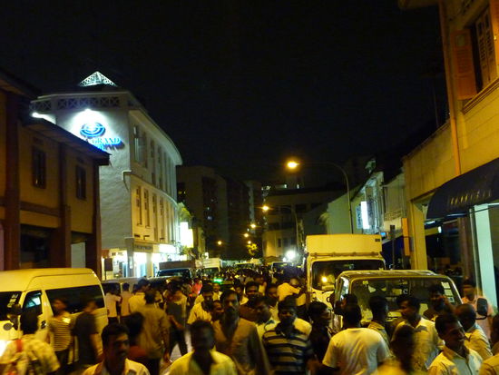 Little India at night - das is wohl das Minimum was mich im richtigen Indien erwarten wird!