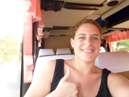 Stolze Verena - hab's in den Bus geschafft der mich nach Ranong bringen wird!