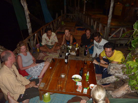 Die Multikultigemeinde am Abend: Protugal, Deutschland, Spanien, Finnland, Kanada und Polen