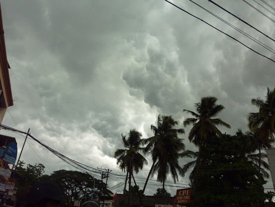 Da braut sich der erste Vormonsunschauer zusammen...