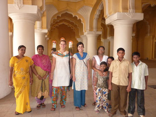 Im Palast von Madurai - "Lady foto please?"