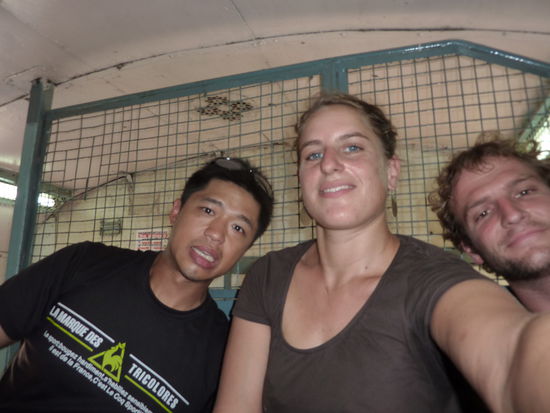 So gut wie die Miene eben noch sein kann nach 27 Std. on the road....