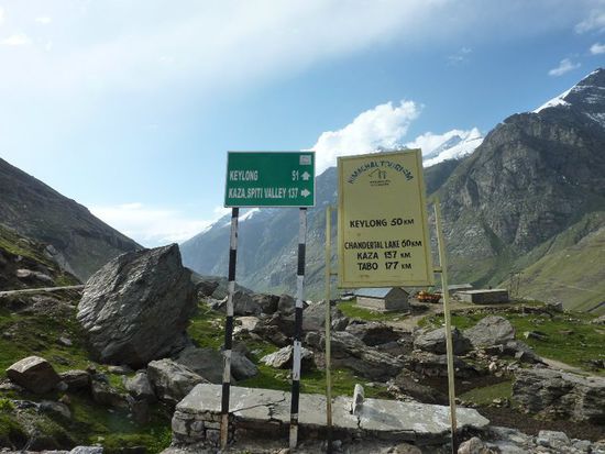 Na als wir da ankamen war es schon 5 Uhr abends! Und noch 137km uebrig - man konnte rechnen 30km/Std. max -&gt; 5 Std haben wir gebraucht!