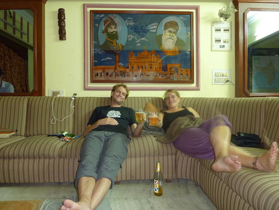 Zurueck am Ort wo alles begann!
Auf'm Sofa des Anjali Inn.....
GESCHAFFT!!!
