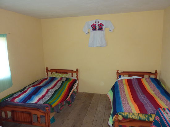 Das Guesthouse ist super suess und erstaunlicherweise isoliert die traditionelle Bauweise richtig gut! Laesst wenigstens auf eine warme Nacht schliessen, nachdem ich den ganzen Tag am schlottern bin!