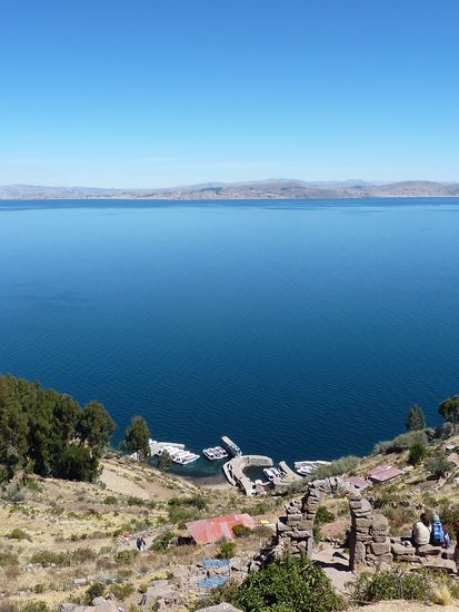 Ich kann´s euch sagen, der Aufstieg vom Boot zum Doerfchen hier hoch ist kein Spass!
Menschen sollten sich nicht bewegen auf dieser Hoehe! 
