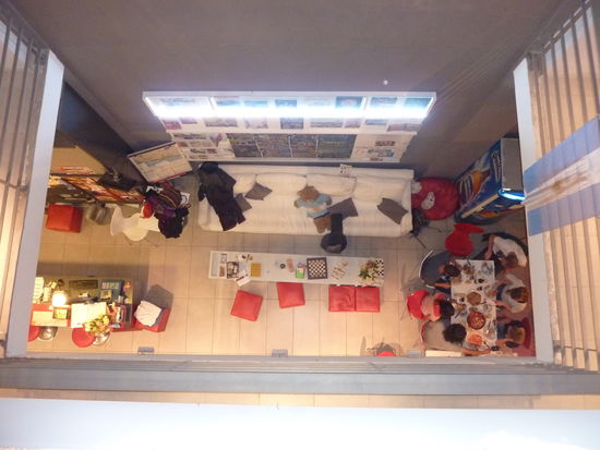 Der Gemeinschaftsbereich des America de Sur Hostels:
Ich habe das Gefuehl je laenger ich reise, desto schicker wird's... liegt wahrscheinlich daran, dass ich in immer westlichere Laender reise, je laenger das geht!