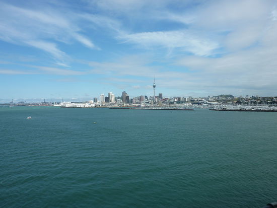 Auckland von der Harbourbridge aus
