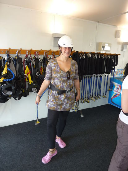 Schicke Schuh! Dank dem Typen im Hostel, der vergessen hat mir zu sagen, dass ich feste Schuhe brauchen wuerde, durfte ich die tollen Leihltschatschen anziehen. Ohne Socken! Ich muss ja wohl nicht mehr sagen! Wuuueerg!!!