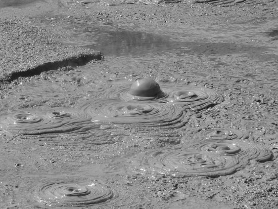 Die Erde blubbert! Hot Mudpools.