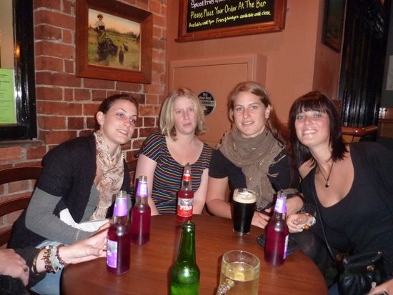 Rachel, Kirsty, ich (falls ihr schon vergessen habt wie ich aussehe  ) und Claire.