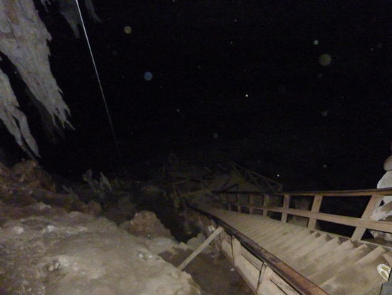 Man nehme bitte (be)wundernd zur Kenntnis, dass ICH da runter gestiegen bin!!! Langsam nehme ich mir die Hoehenangst fast nicht mehr ab  Na, ich will ja nicht uebermuetig werden!