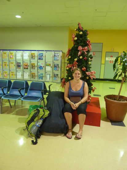 Ich schicke euch adventsgruesse ins eisige, verscheite Deutschland und sage euch, besser kalt als "Last Christmas" und abartige Weihnachtsdekos wenn du kurze Hosen und ein Tanktop anhast!
Was bin ich froh, dass ich Weihnachten zu Hause bin!
In diesem Sinne!
Bis bald!