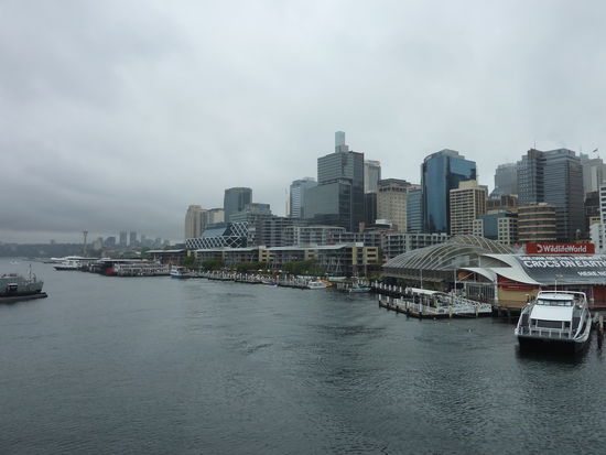 Darling Harbour, oder halt ein anderes Viertel in ner grossen Stadt, gell? 