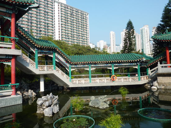 Der an den Tempel angeschlossene Tempel kostete 20 HKD (Hongkong Dollar = 2 Euro) Eintritt, d.h. wir waren fast die einzigen Besucher 