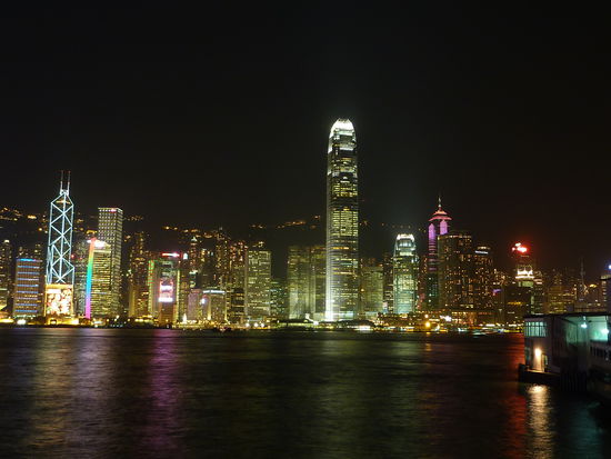 Alle blinkt und blitzt noch mehr, weil die Stadt im Weihnachtsgewand ist!